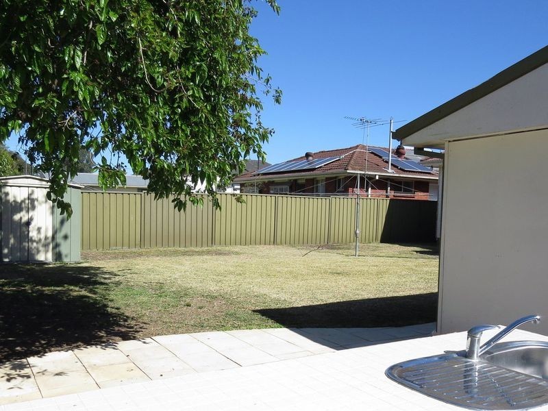 36 Ancona Avenue, Toongabbie NSW 2146