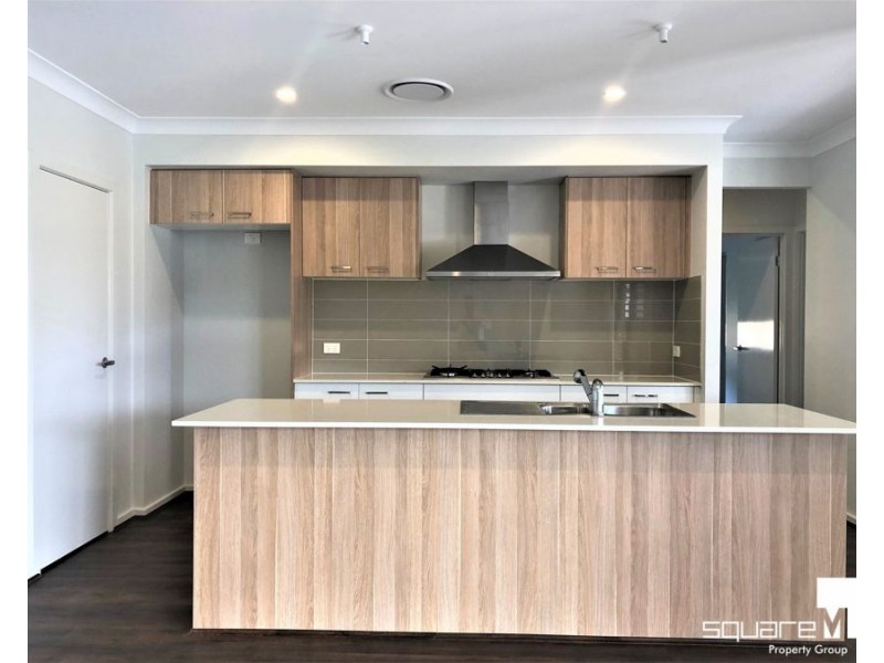 10 Brindle Parkway, Box Hill NSW 2765