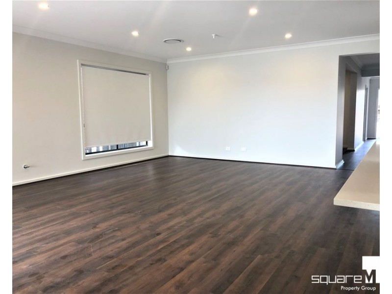 10 Brindle Parkway, Box Hill NSW 2765