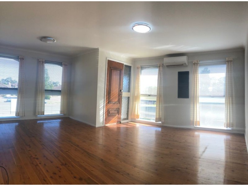 9 Bensley Road, Macquarie Fields NSW 2564