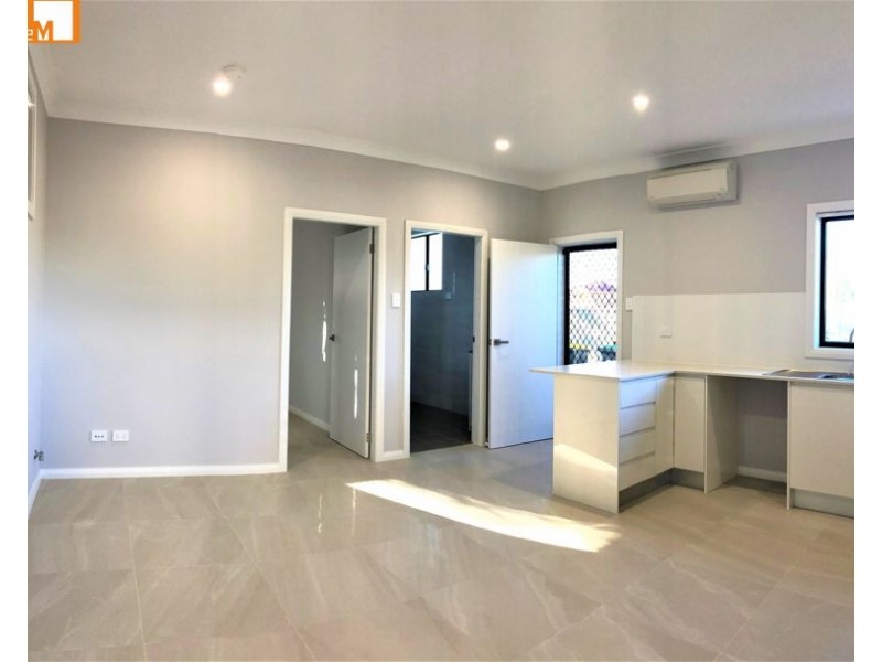 25A Dee Close, Prestons NSW 2170