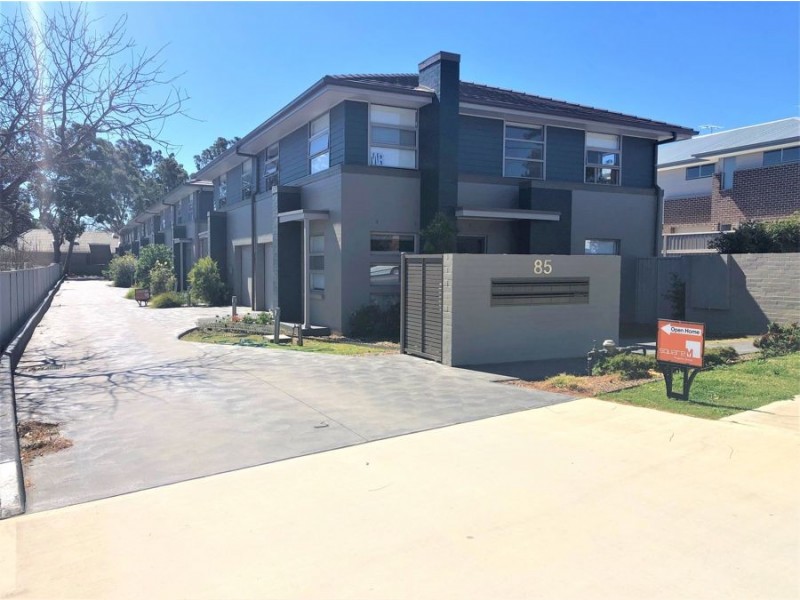 2/85 Jamison Road, Kingswood NSW 2747