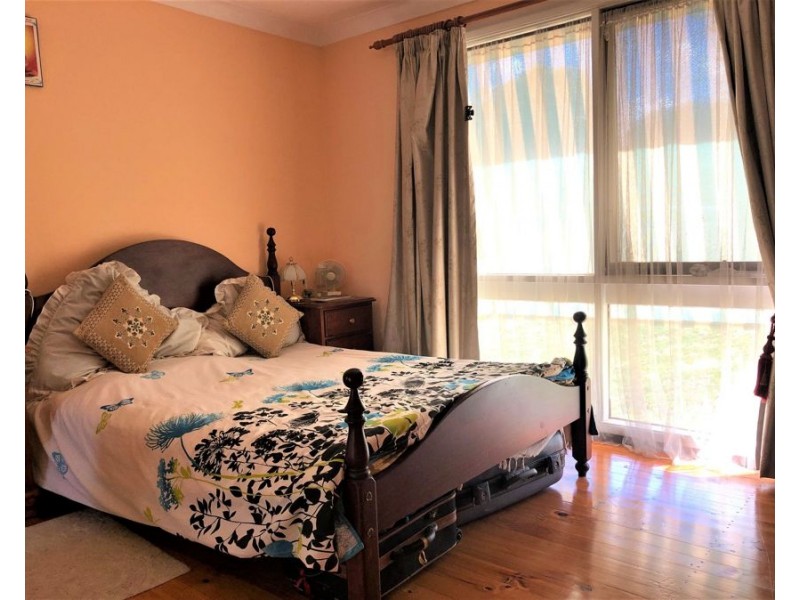 11 Balimo Place, Glenfield NSW 2167