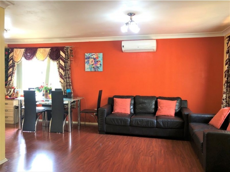 6/10 Bensley Road, Macquarie Fields NSW 2564