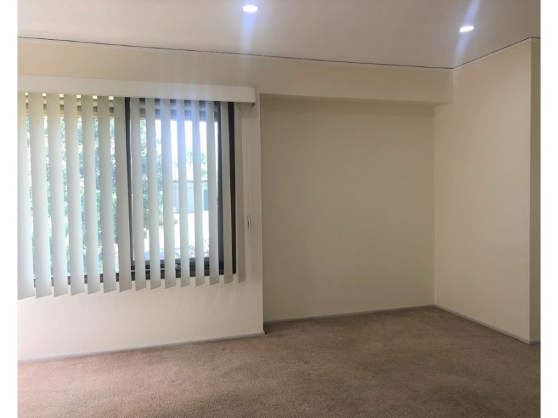 60 Tallowwood Crescent, Bradbury NSW 2560