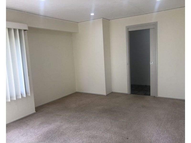 60 Tallowwood Crescent, Bradbury NSW 2560