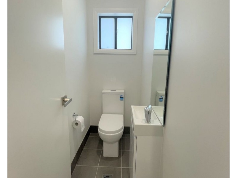 29A Hyacinth Avenue, Macquarie Fields NSW 2564