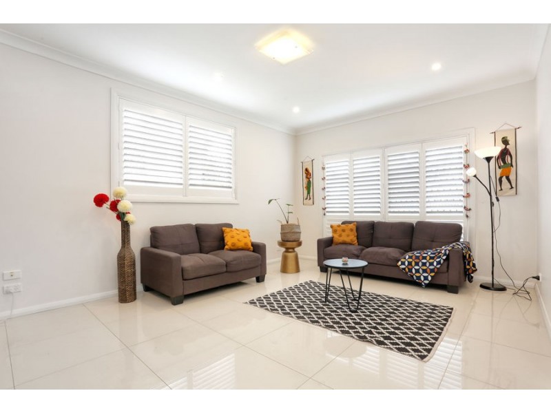 4 Ivy Street, Toongabbie NSW 2146