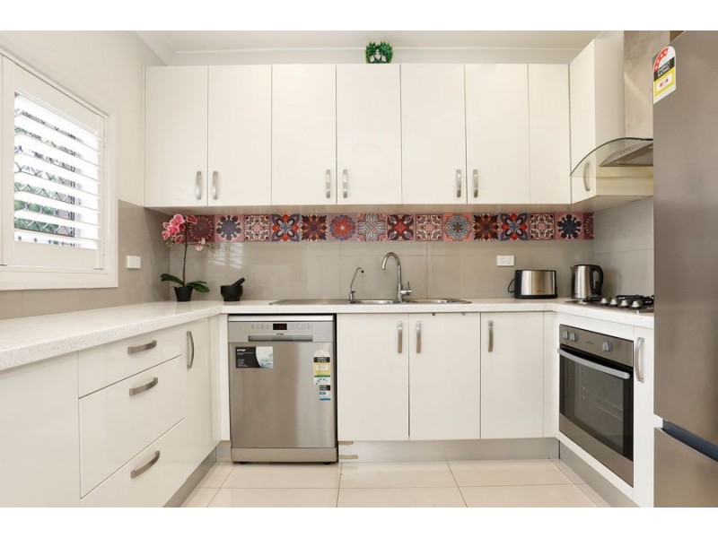 4 Ivy Street, Toongabbie NSW 2146