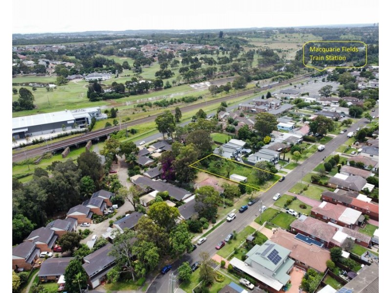 23 Waratah Crescent, Macquarie Fields NSW 2564