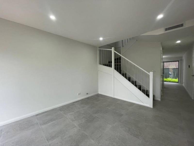 4 Dalana Glade, Riverstone NSW 2765