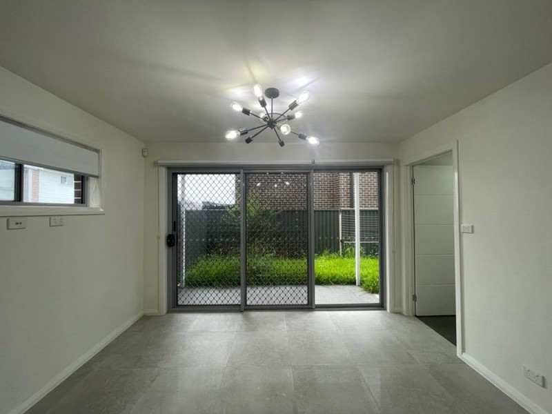 4 Dalana Glade, Riverstone NSW 2765