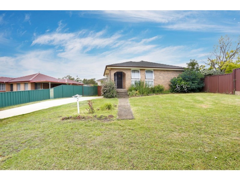 9 Bensley Road, Macquarie Fields NSW 2564
