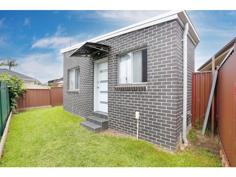 9 Bensley Road, Macquarie Fields NSW 2564