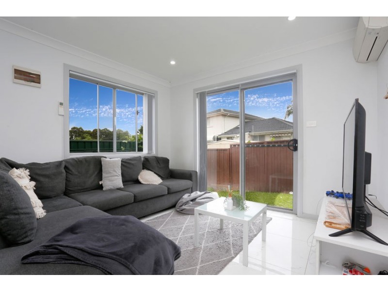 9 Bensley Road, Macquarie Fields NSW 2564