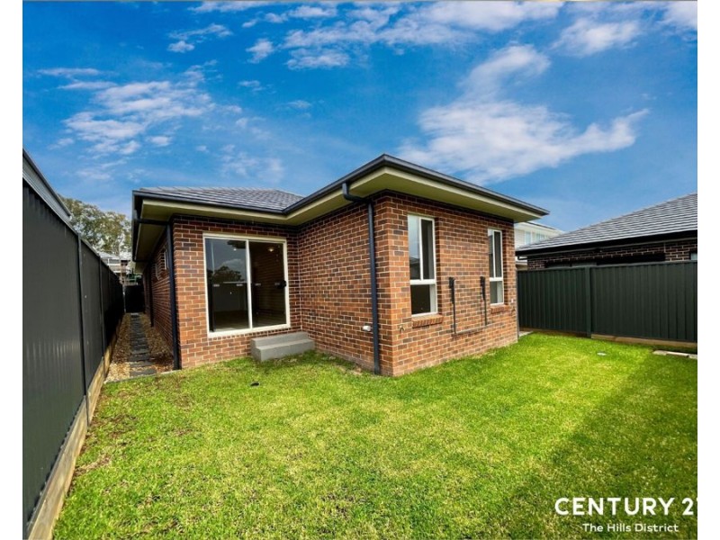 77 Dalmatia Avenue, Edmondson Park NSW 2174
