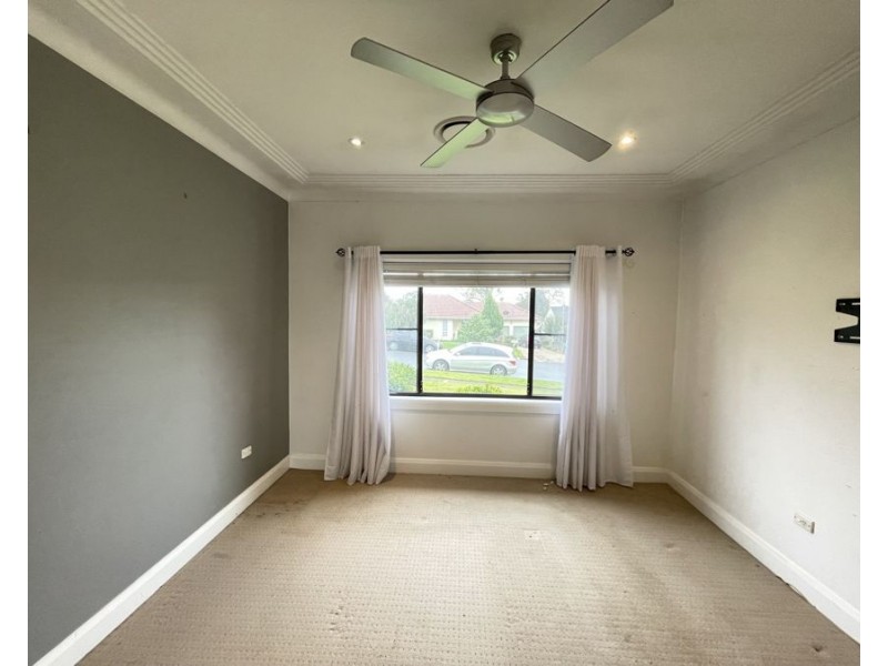 11 apex street, Blacktown NSW 2148