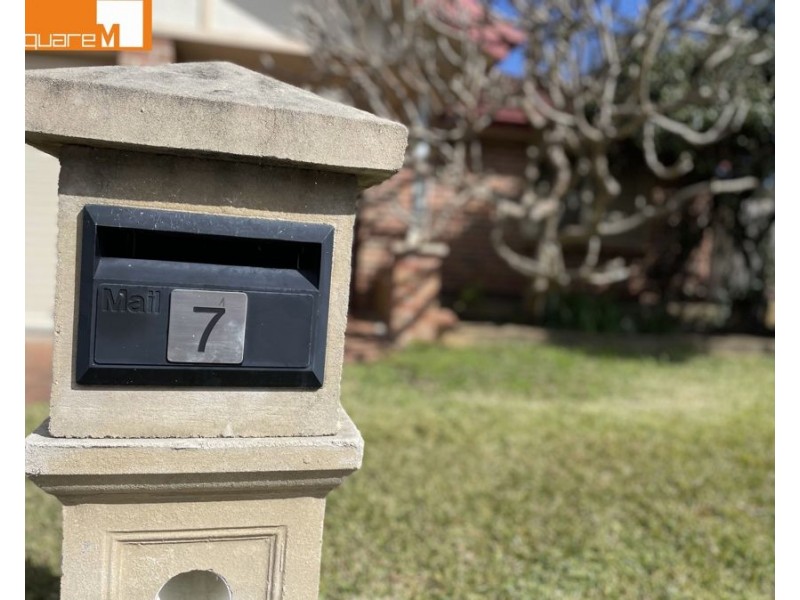 7 Rudd Close, Casula NSW 2170