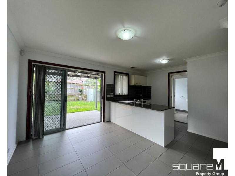 55 Mary Ann Drive, Glenfield NSW 2167