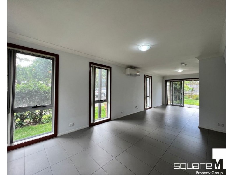 55 Mary Ann Drive, Glenfield NSW 2167