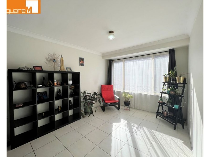 37 Daintree Drive, Wattle Grove NSW 2173