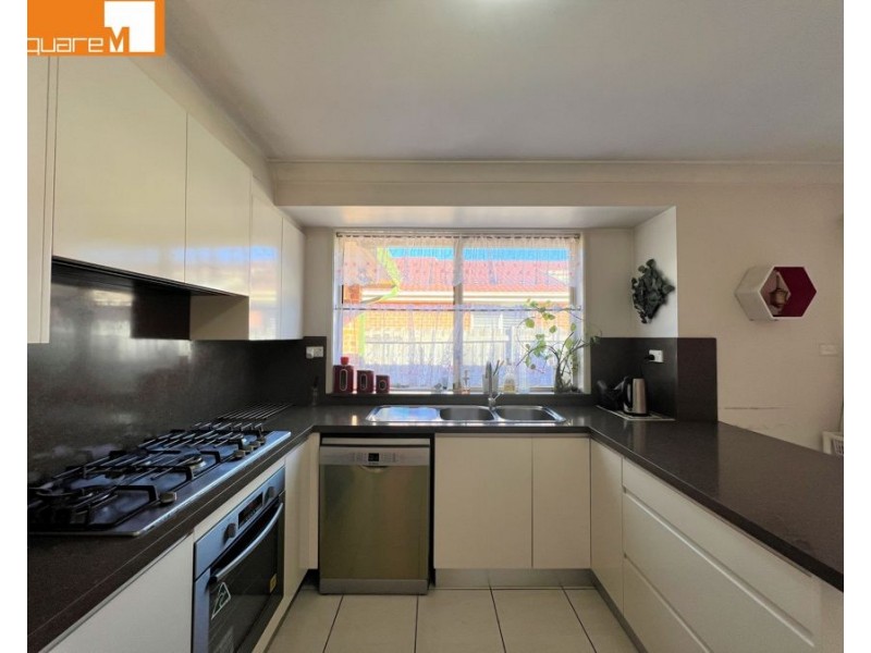 37 Daintree Drive, Wattle Grove NSW 2173