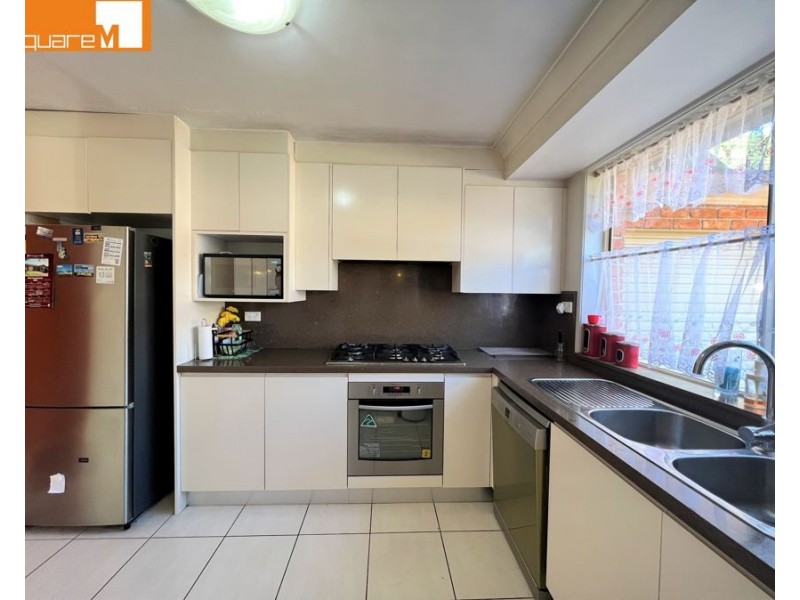 37 Daintree Drive, Wattle Grove NSW 2173
