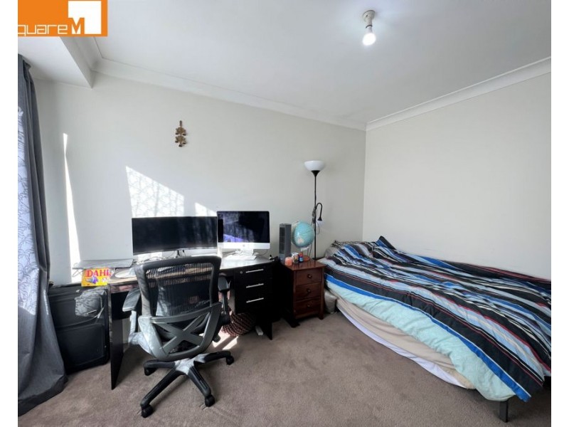 37 Daintree Drive, Wattle Grove NSW 2173