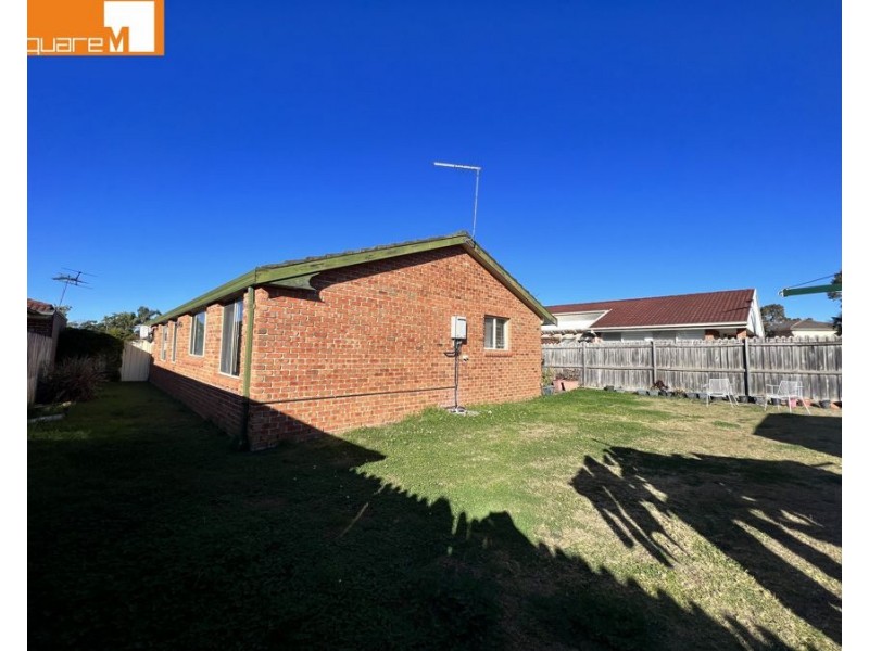 37 Daintree Drive, Wattle Grove NSW 2173