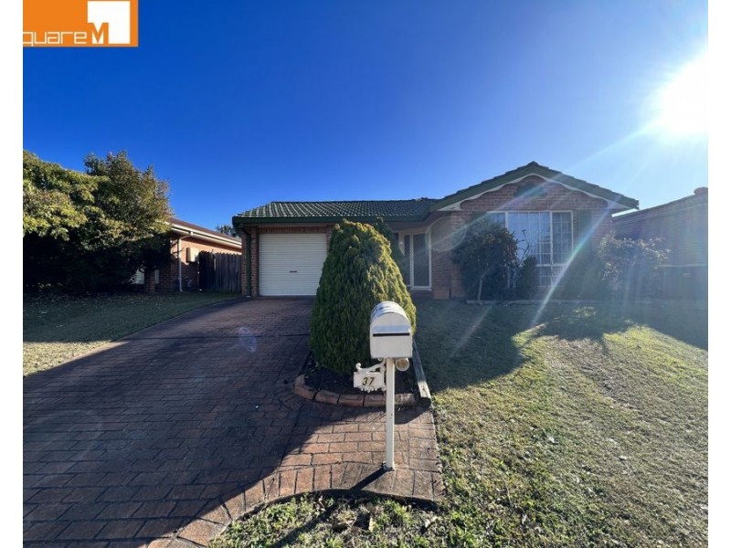 37 Daintree Drive, Wattle Grove NSW 2173