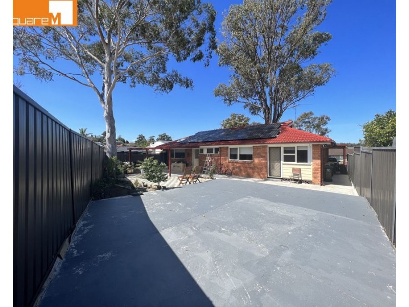 1 Stranraer Drive, St Andrews NSW 2566