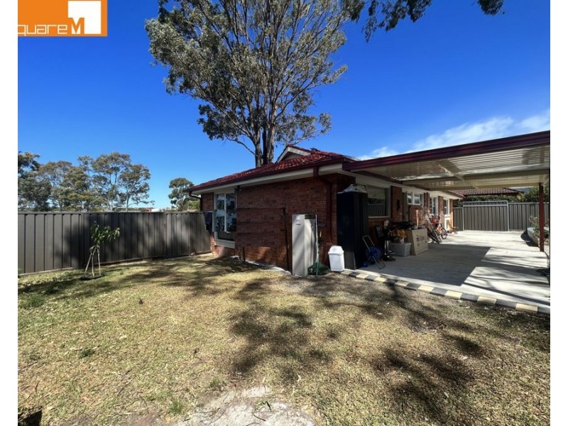 1 Stranraer Drive, St Andrews NSW 2566