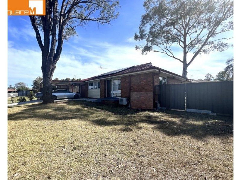 1 Stranraer Drive, St Andrews NSW 2566