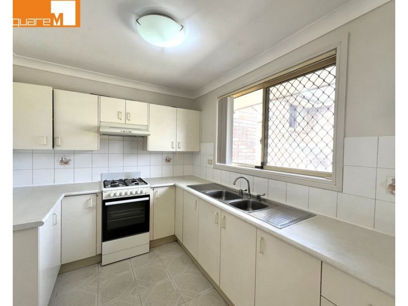 1/26 Holland Crescent, Casula NSW 2170