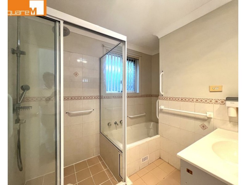 1/26 Holland Crescent, Casula NSW 2170