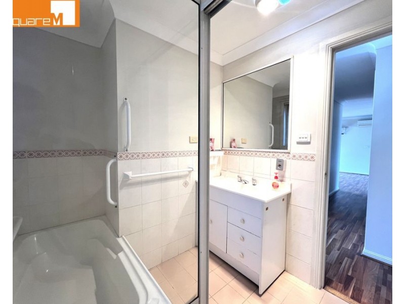 1/26 Holland Crescent, Casula NSW 2170