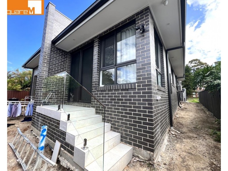 11a Mentha Road, Macquarie Fields NSW 2564