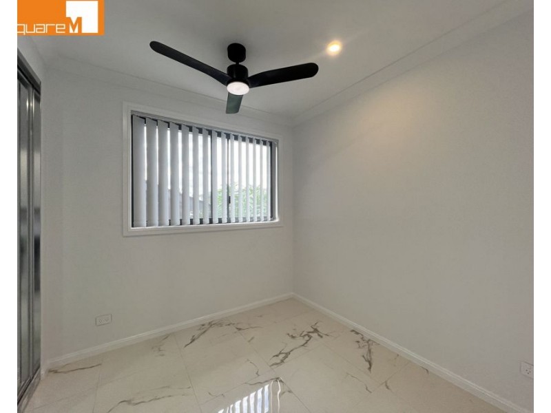 11a Mentha Road, Macquarie Fields NSW 2564