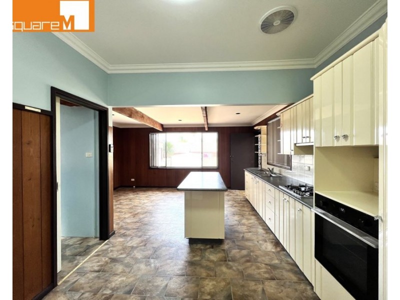 6 Chesham Parade, Glenfield NSW 2167