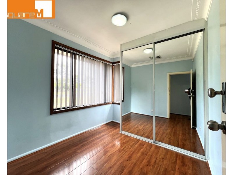 6 Chesham Parade, Glenfield NSW 2167