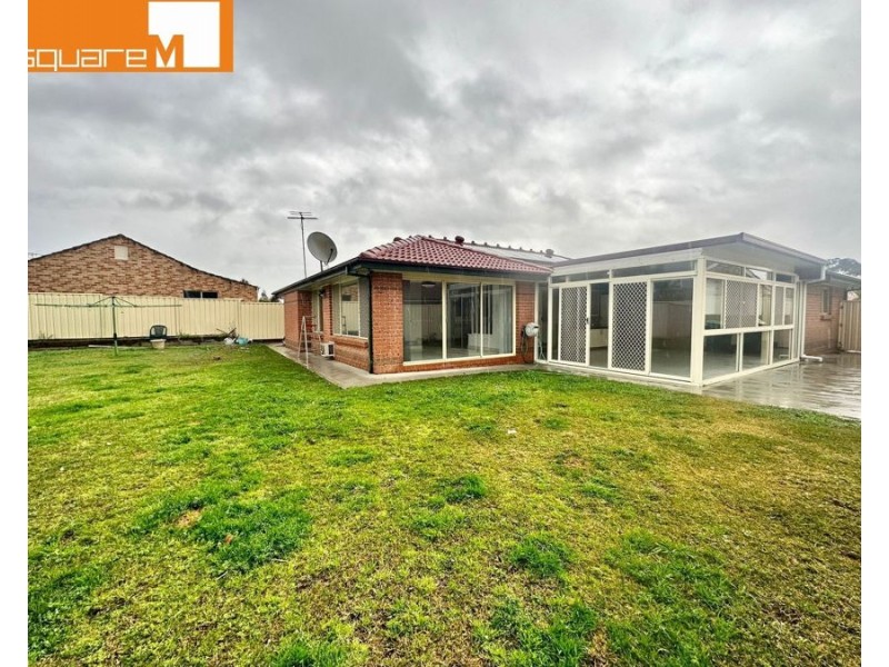22 Morton Court, Wattle Grove NSW 2173