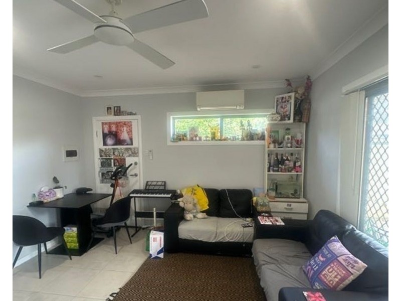 67a Wattle Avenue, Macquarie Fields NSW 2564