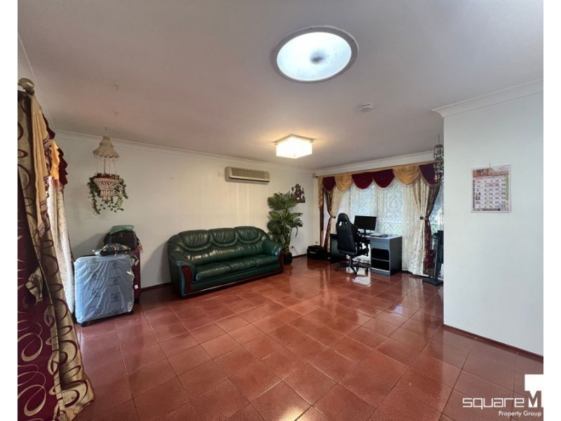 22 Hyacinth Avenue, Macquarie Fields NSW 2564