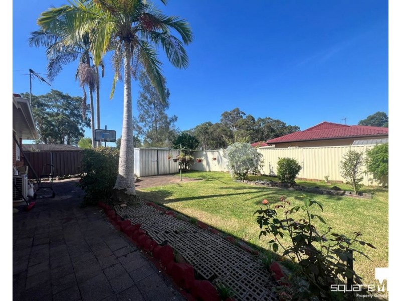 22 Hyacinth Avenue, Macquarie Fields NSW 2564