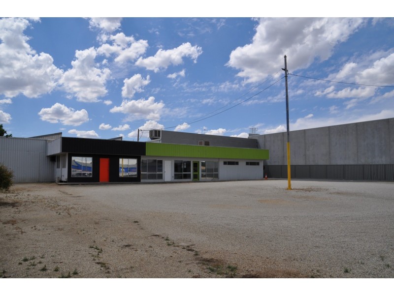 393 Wagga Road, Lavington NSW 2641