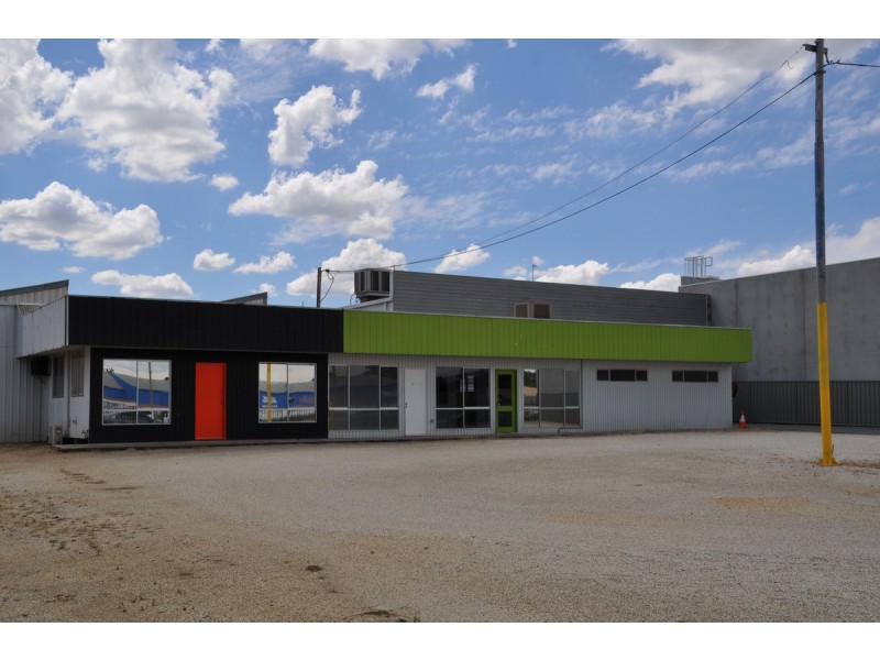 393 Wagga Road, Lavington NSW 2641