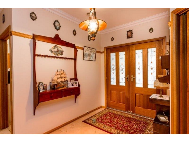 24 Lambourn Drive, Wodonga VIC 3690