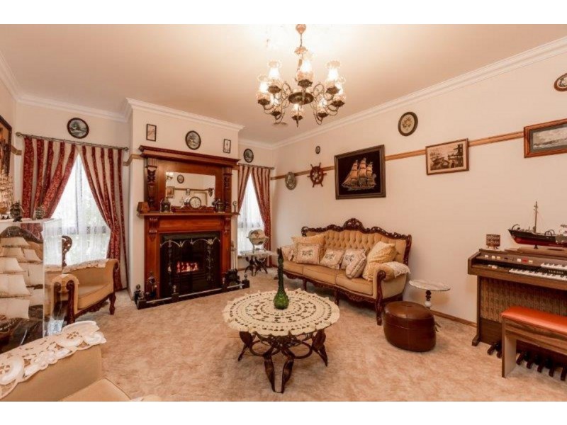 24 Lambourn Drive, Wodonga VIC 3690