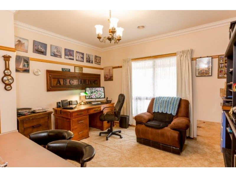 24 Lambourn Drive, Wodonga VIC 3690