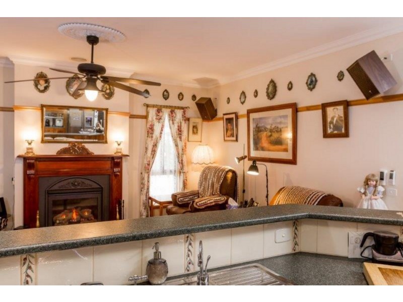 24 Lambourn Drive, Wodonga VIC 3690